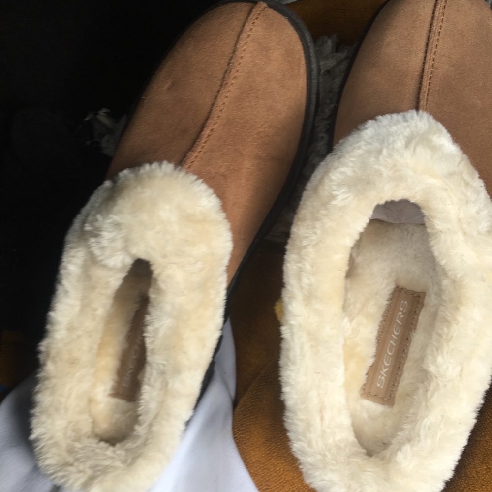 Skechers slip ons